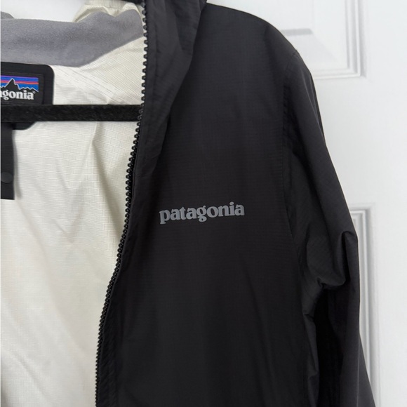 Patagonia Black Women's Windbreaker & Rain Jacket - Picture 3 of 7